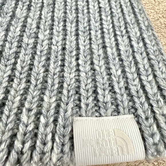 NWT The North Face Women’s Metallic Knit Pom Beanie Hat - Picture 10 of 13